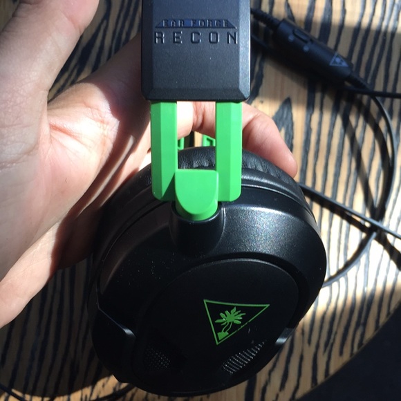 Turtle Beach Gaming Headphones - Picture 3 of 8